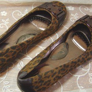 Softt  leopard print slip on shoes--size 8M